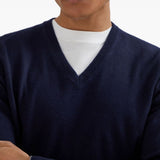 Maglione con scollo a V in blu 