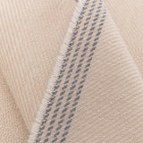 Sciarpa con bordi sfrangiati in beige 