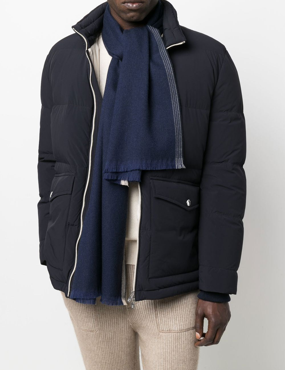 Sciarpa con frange in blu 