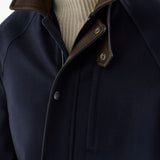 Giacca in lana vergine con inserti in nappa in blu 