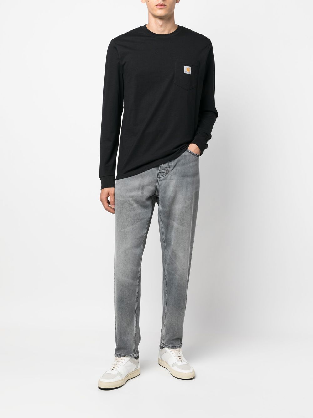 T-shirt a maniche lunghe con patch logo in nero 
