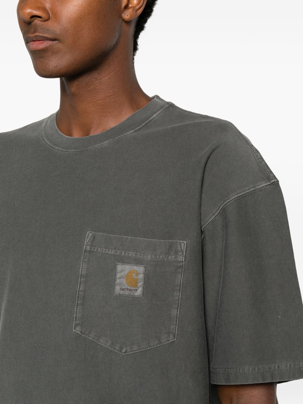 T-shirt con logo in grigio carhartt wip - uomo 