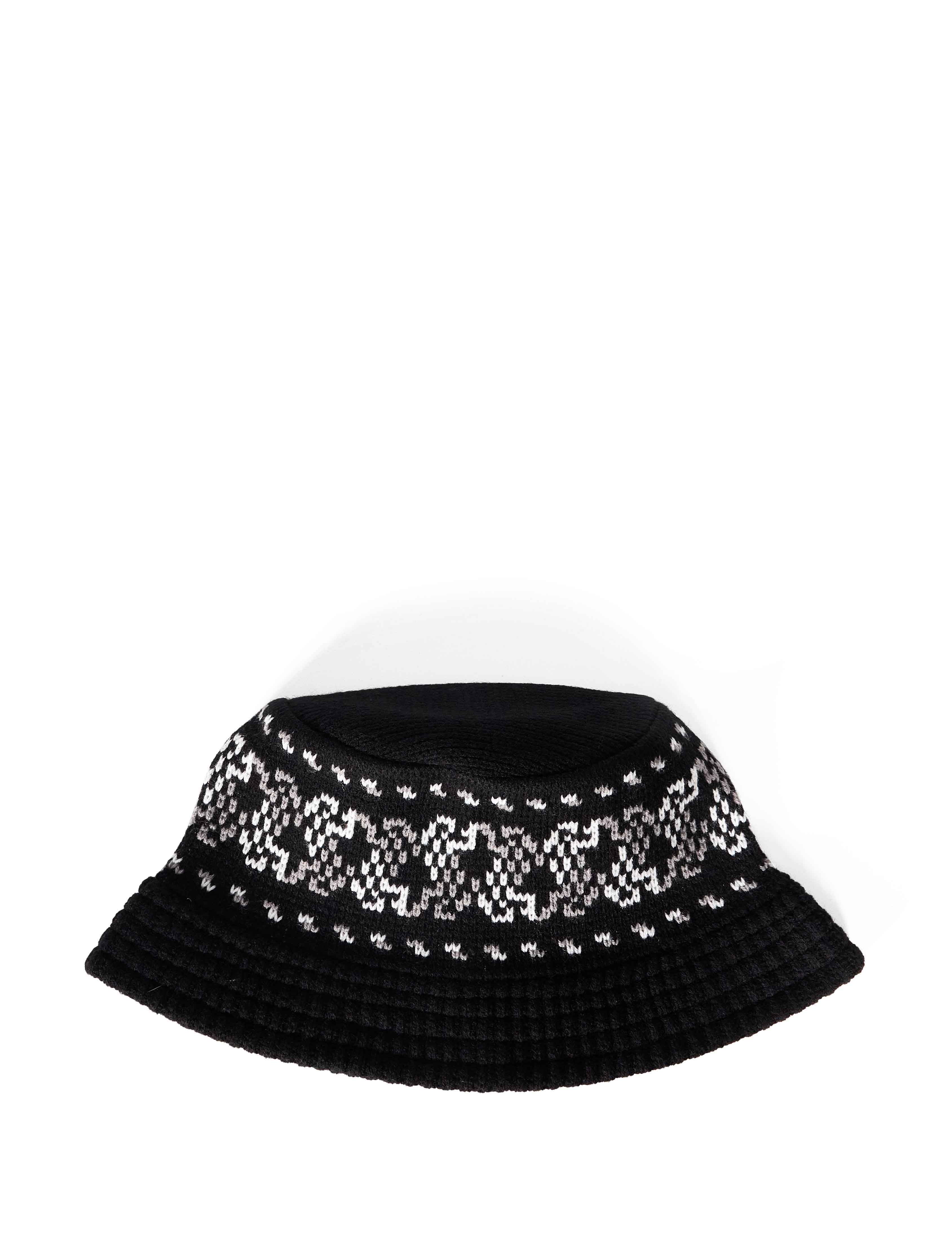Cappello bucket in maglia in nero 