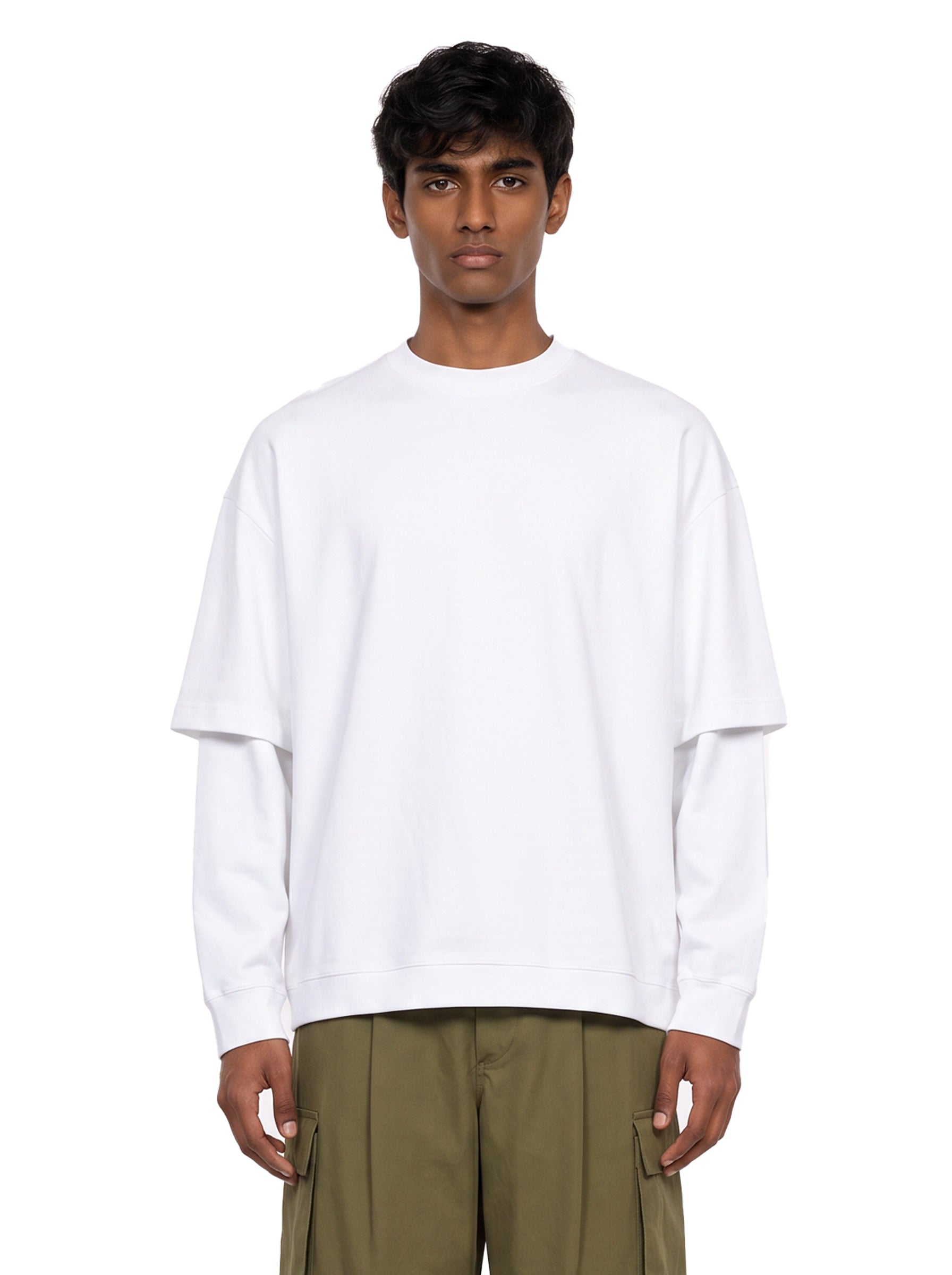 T-shirt a maniche lunghe in bianco 