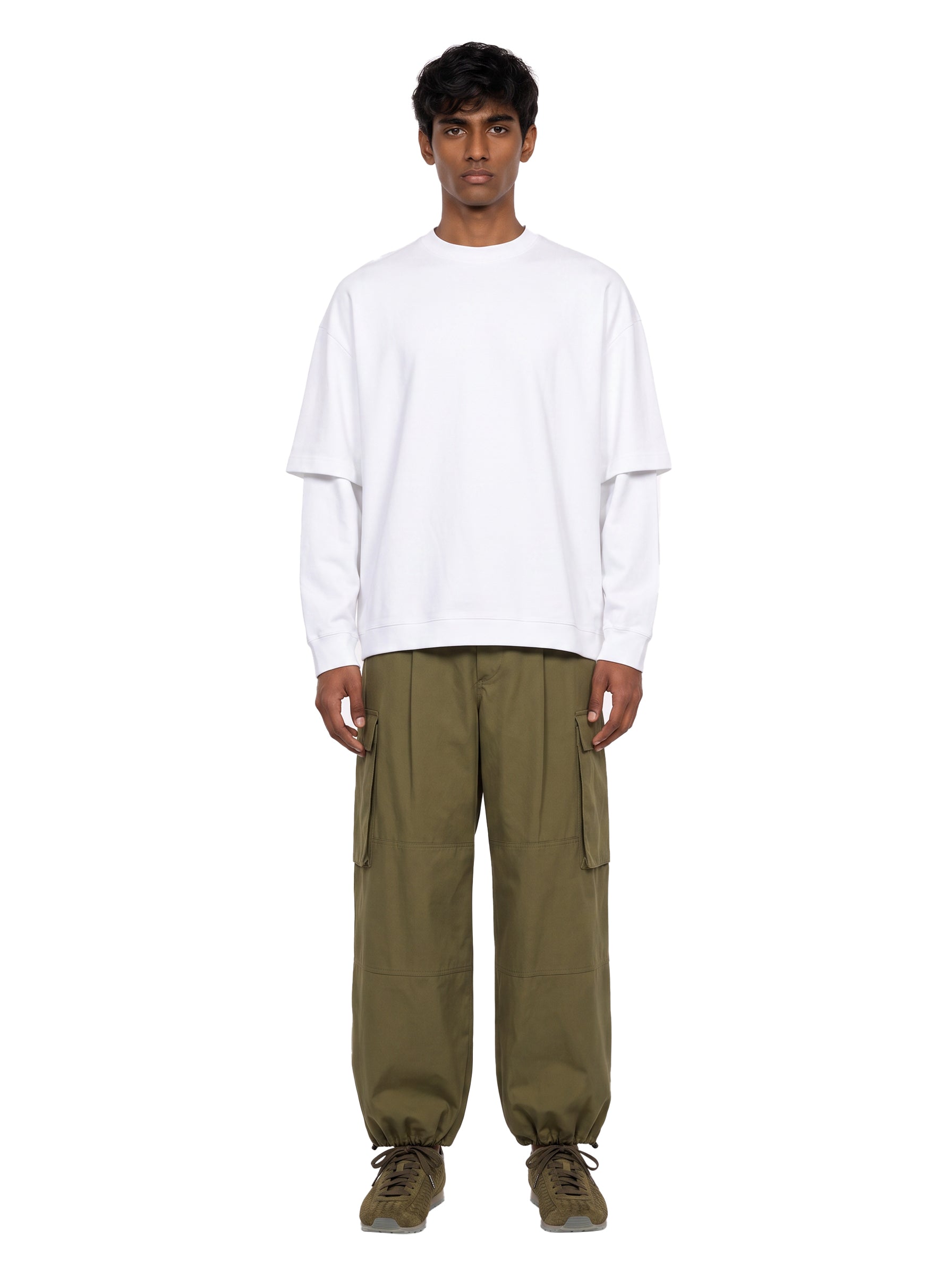 T-shirt a maniche lunghe in bianco 
