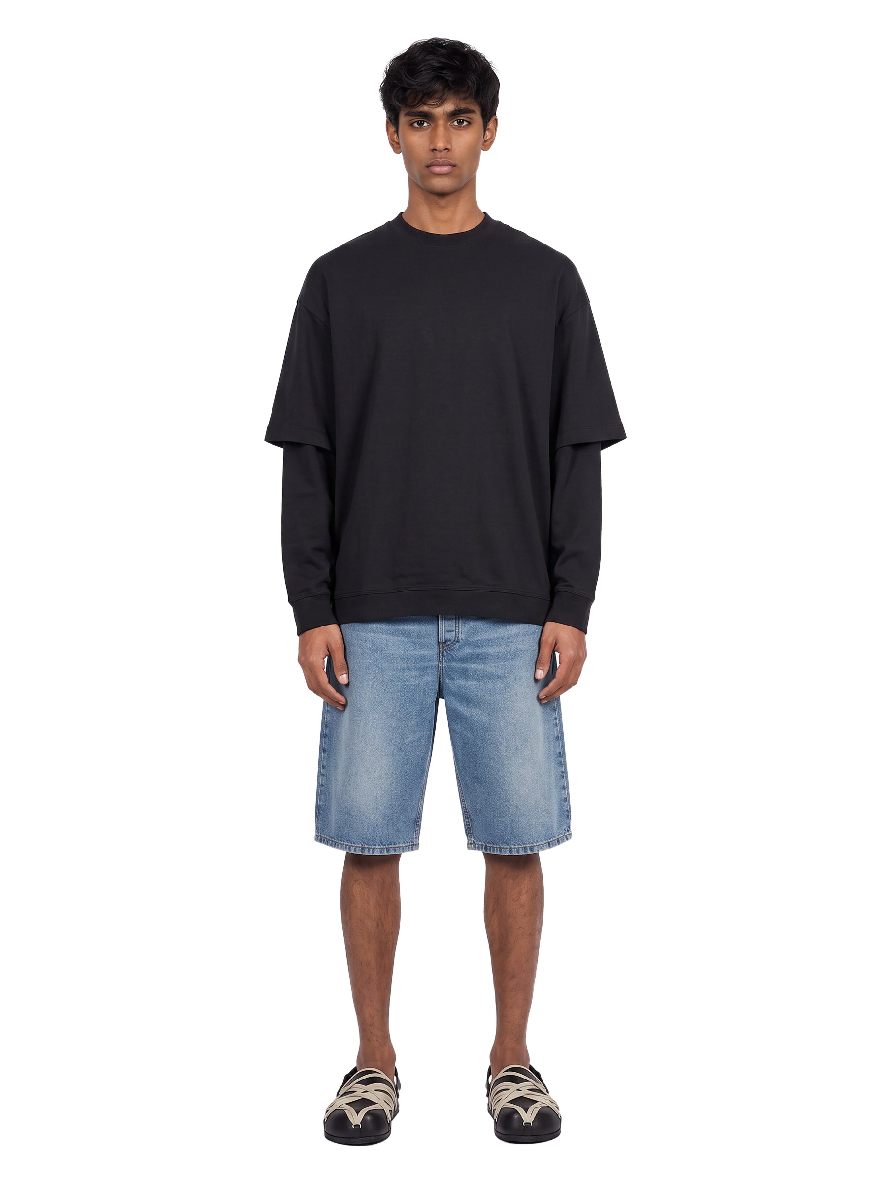 T-shirt a maniche lunghe in nero 
