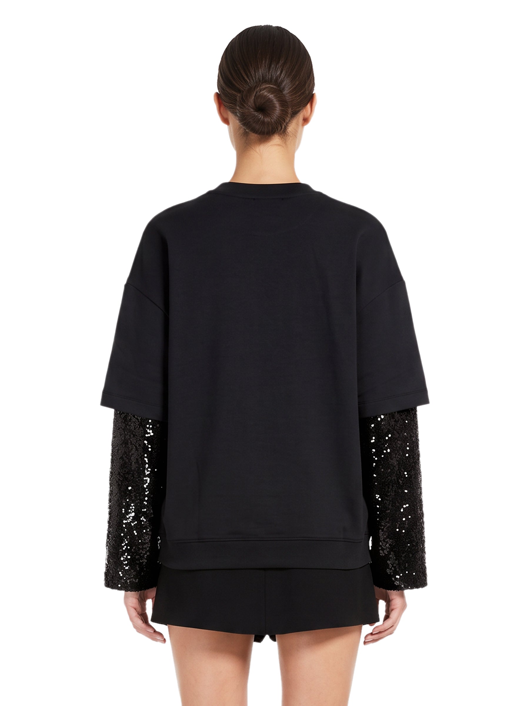 T-shirt con maniche doppie in nero 