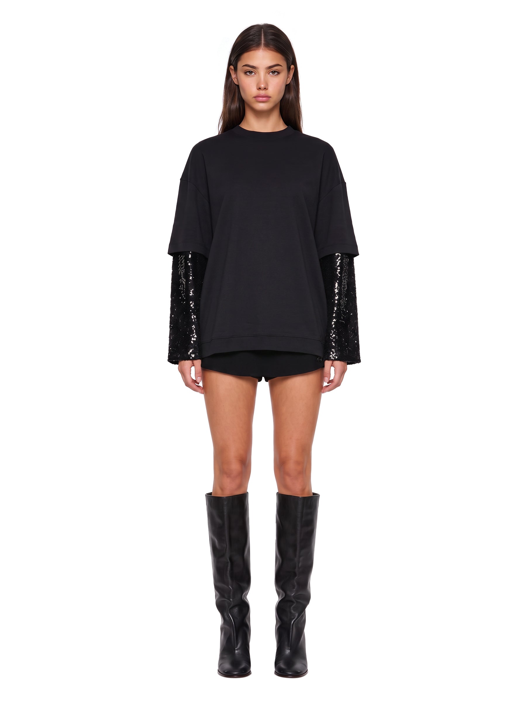 T-shirt con maniche doppie in nero 