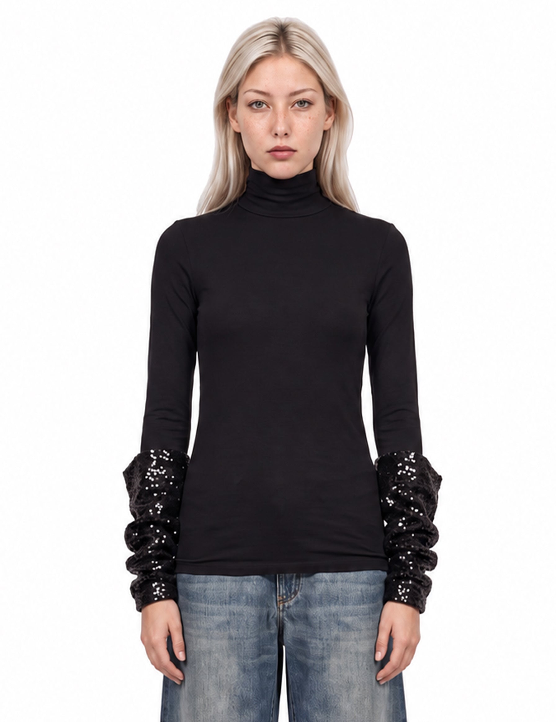 Top con maniche arricciate in nero 
