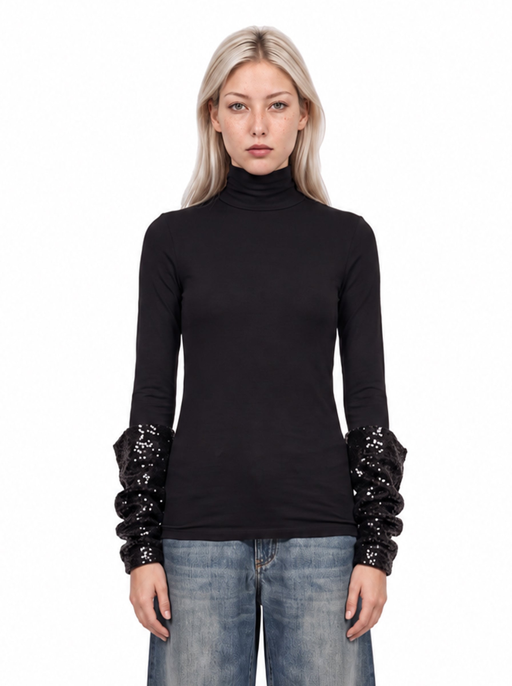 Top con maniche arricciate in nero 