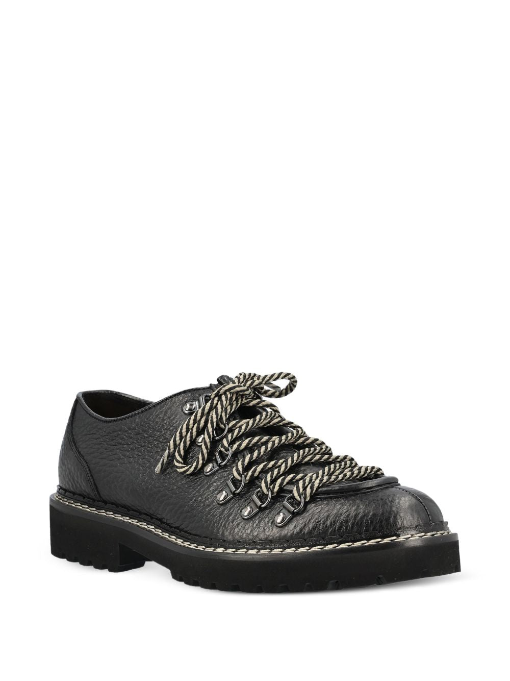 Derby chiusura stringata in nero 