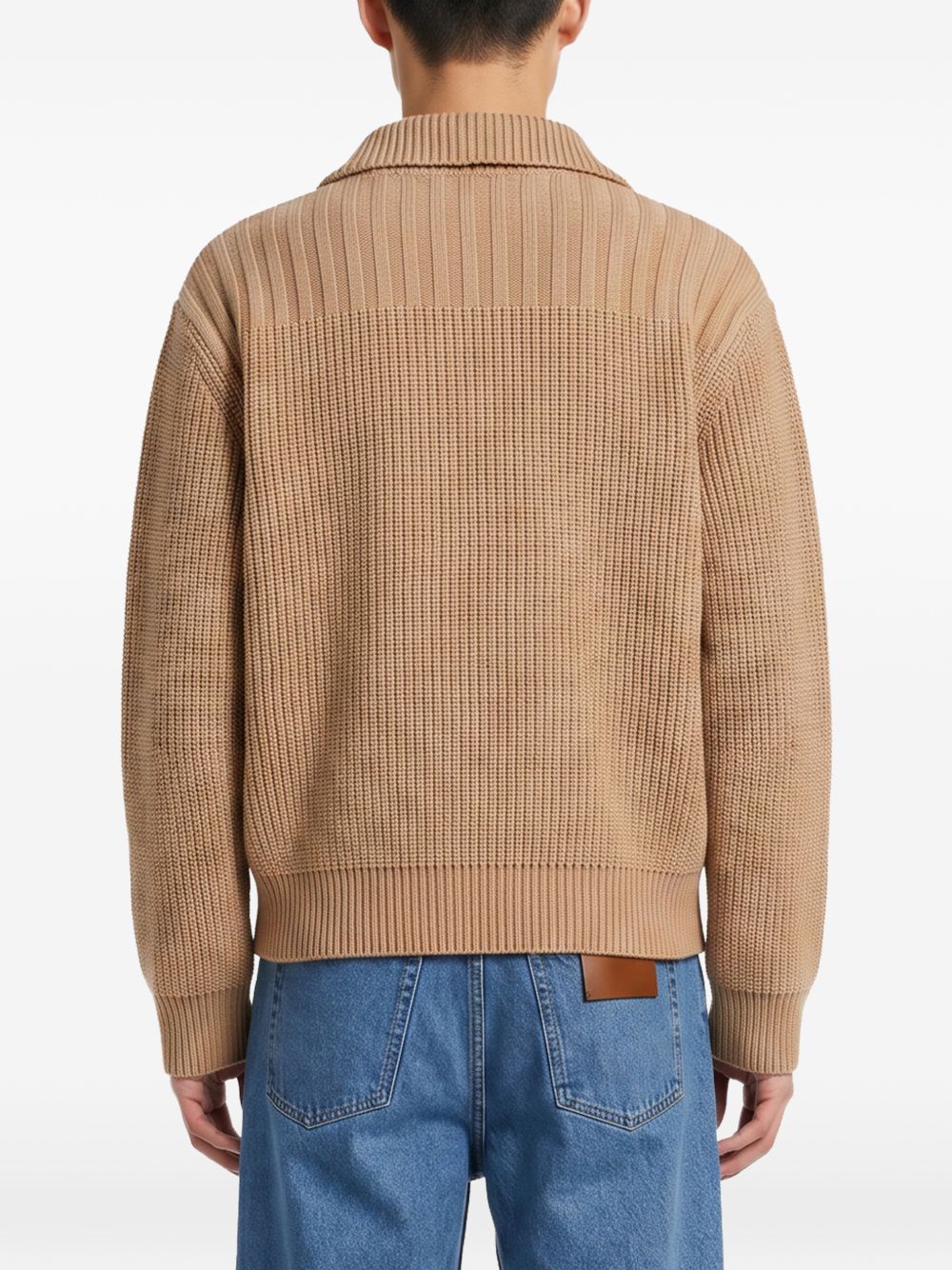 Cardigan in lana con bottoni camel 