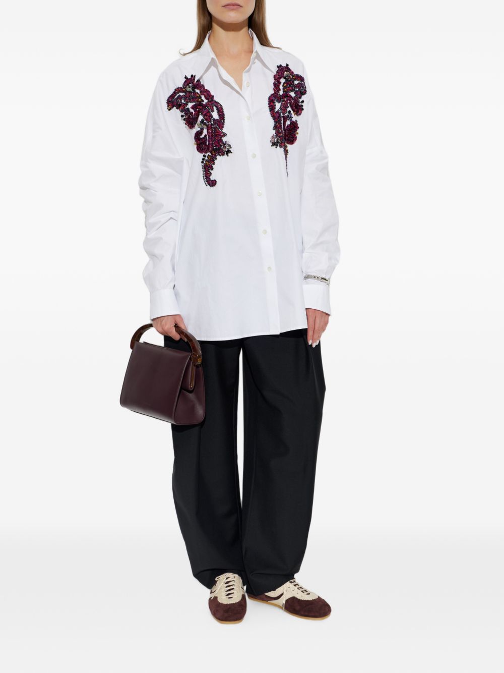 Camicia con ricami floreali 3D in bianco 