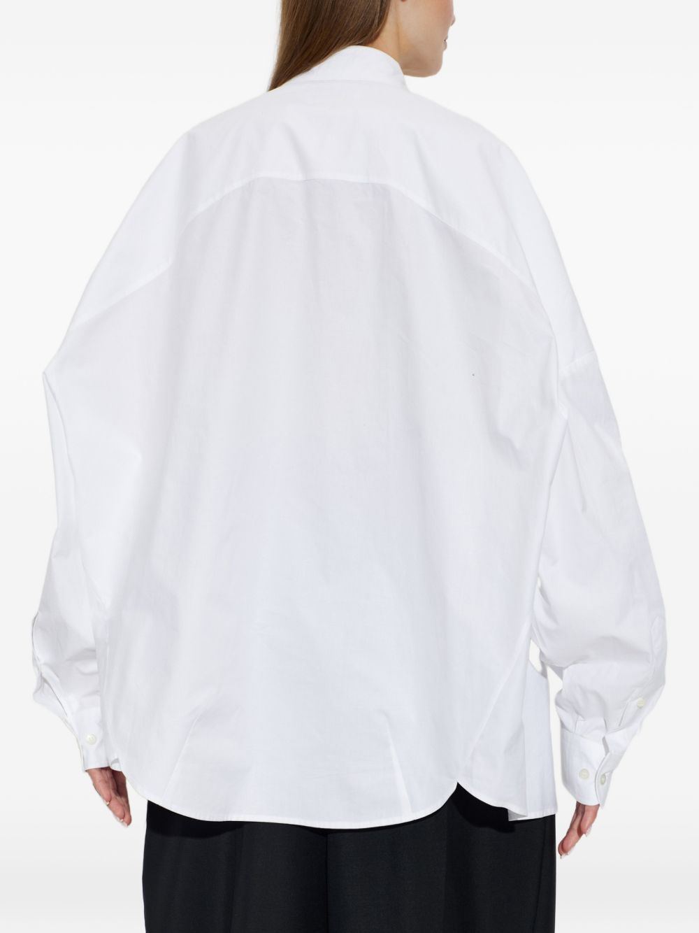 Camicia con ricami floreali 3D in bianco 