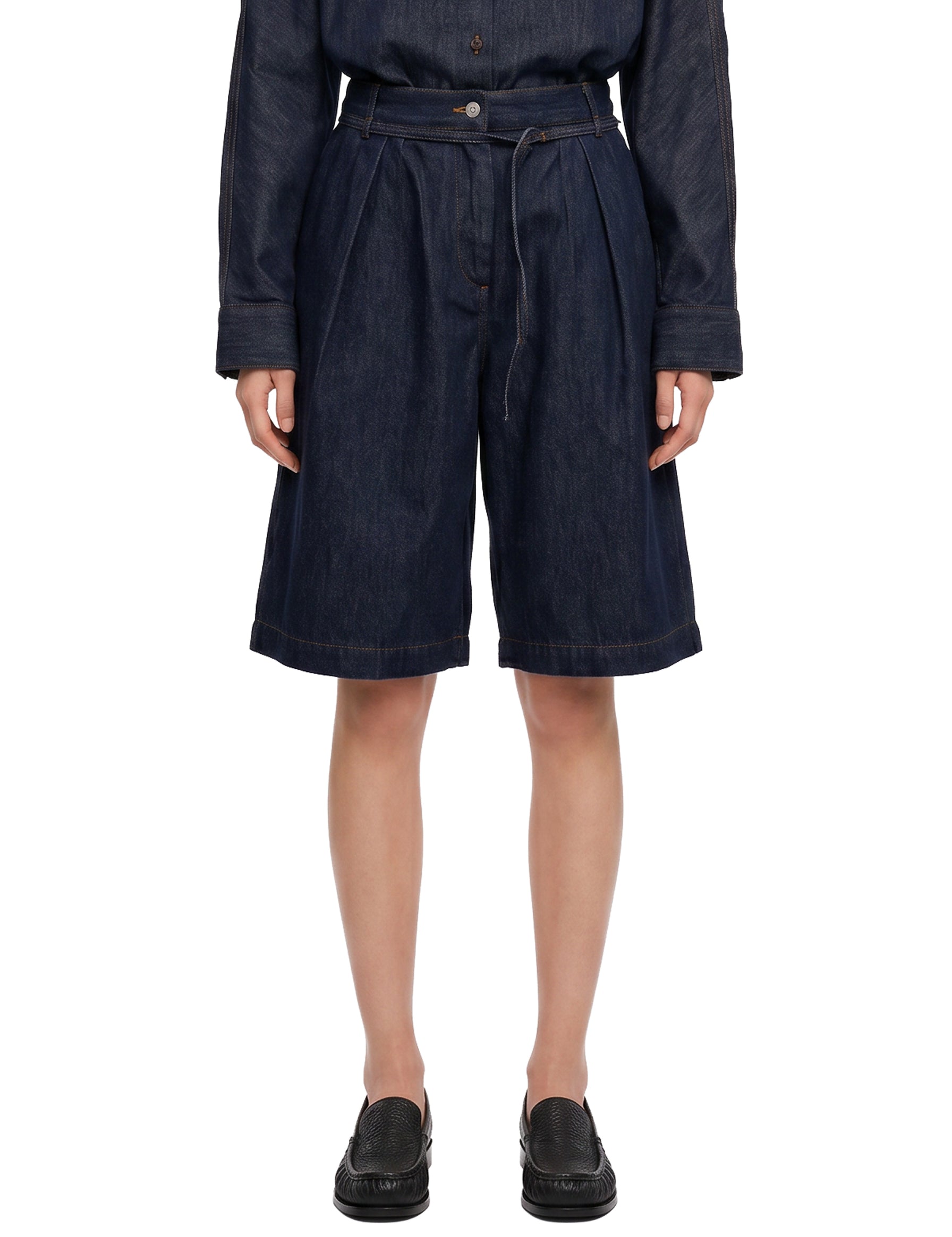 Shorts in denim blu scuro con pince 
