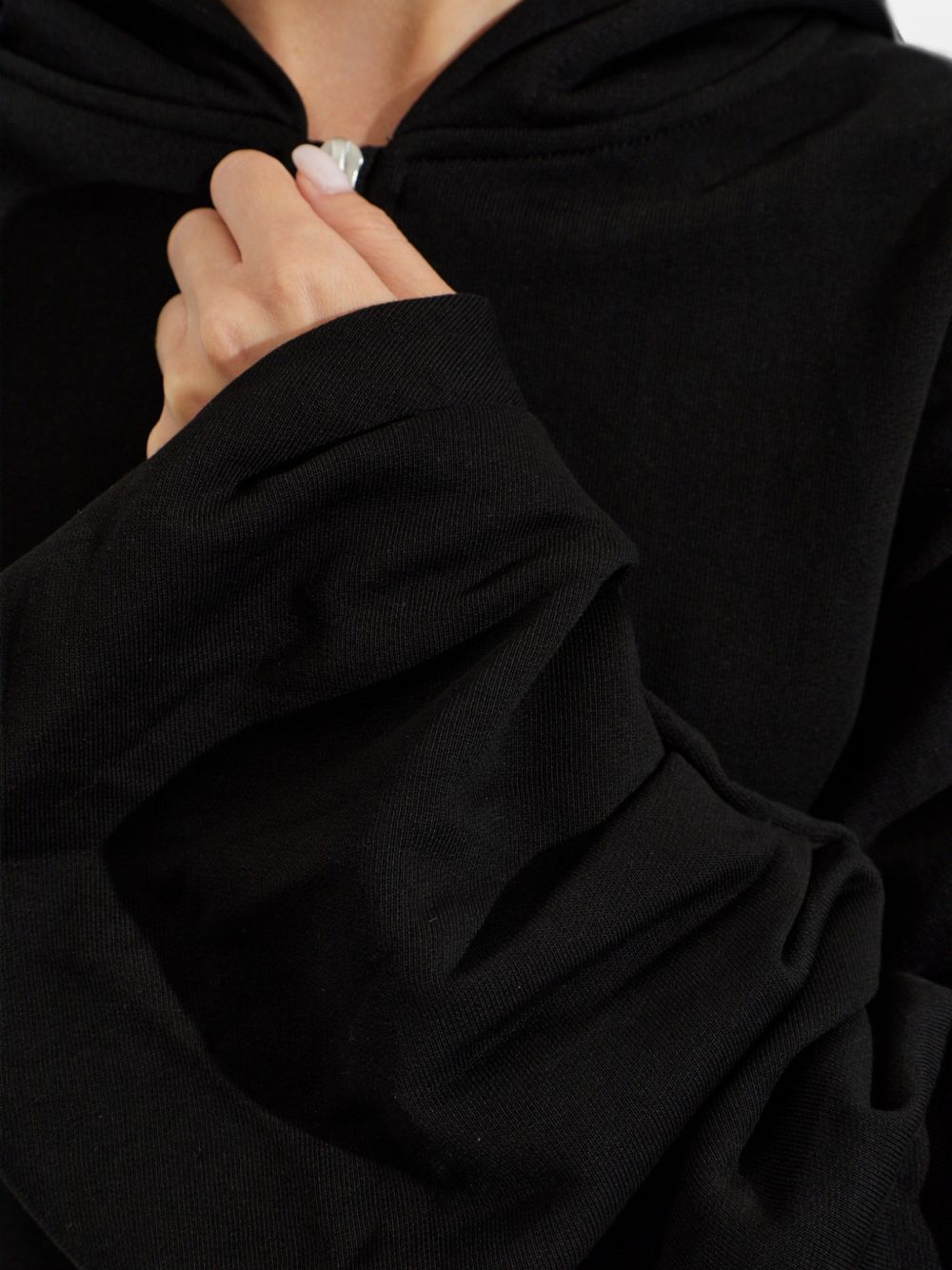 Felpa con cappuccio e zip nera 