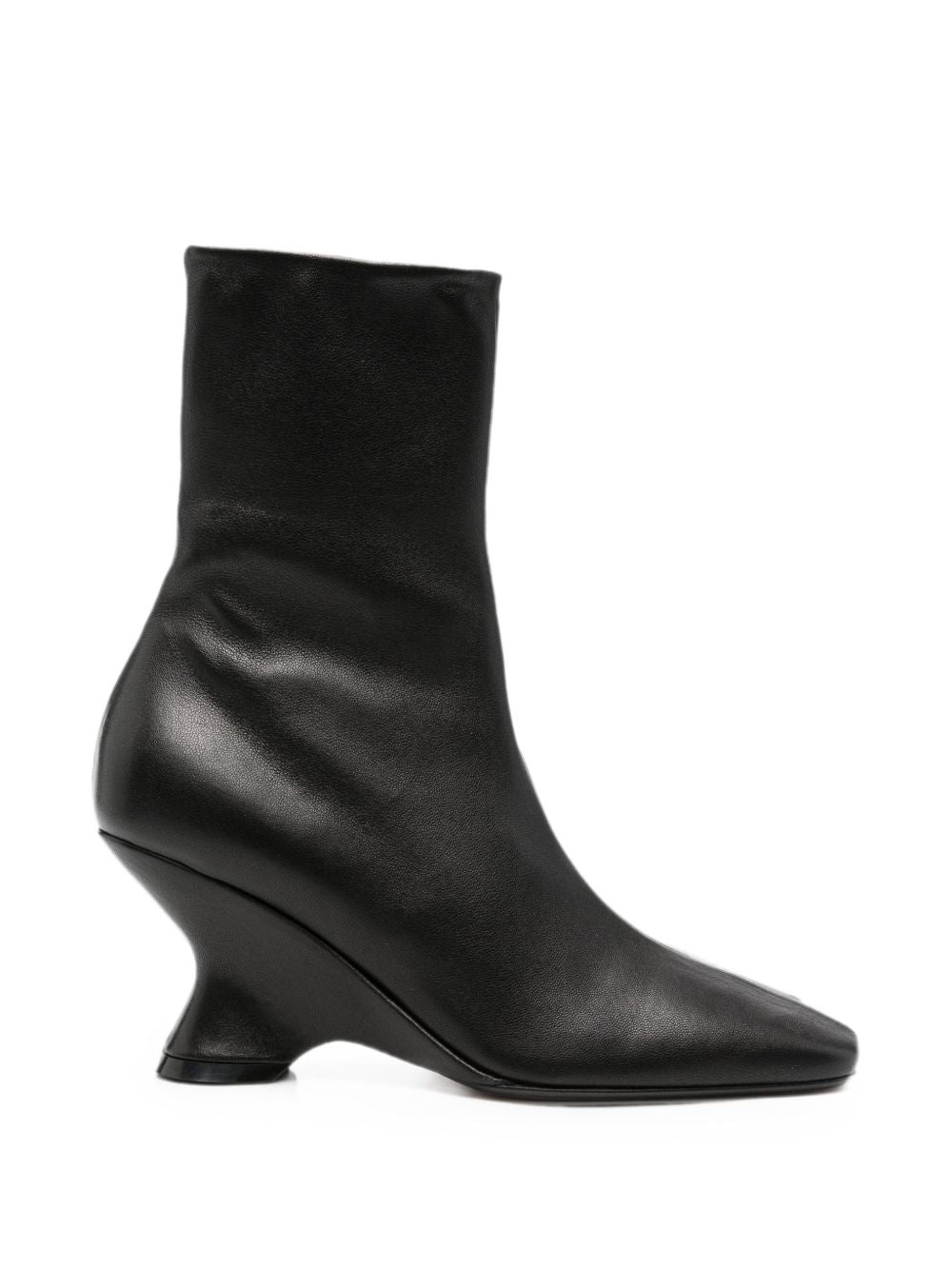 Stivaletti con tacco in pelle in nero 