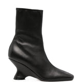 Stivaletti con tacco in pelle in nero 