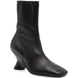 Stivaletti con tacco in pelle in nero 