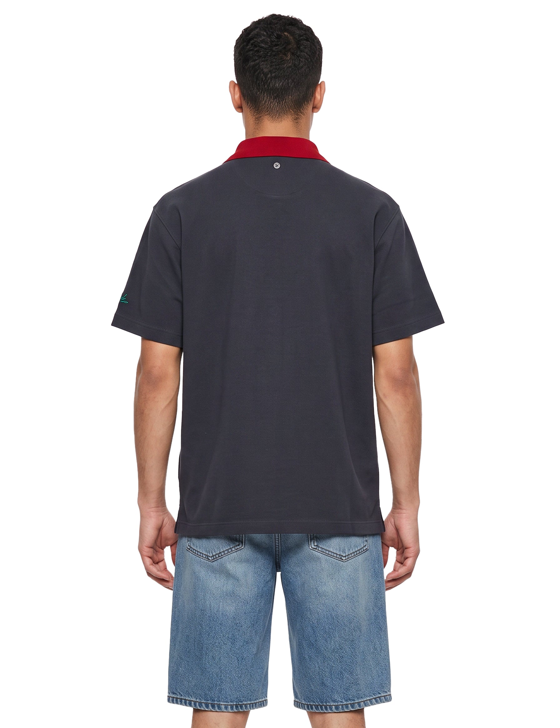 Camicia a maniche corte con dettagli a striscie multicolore 