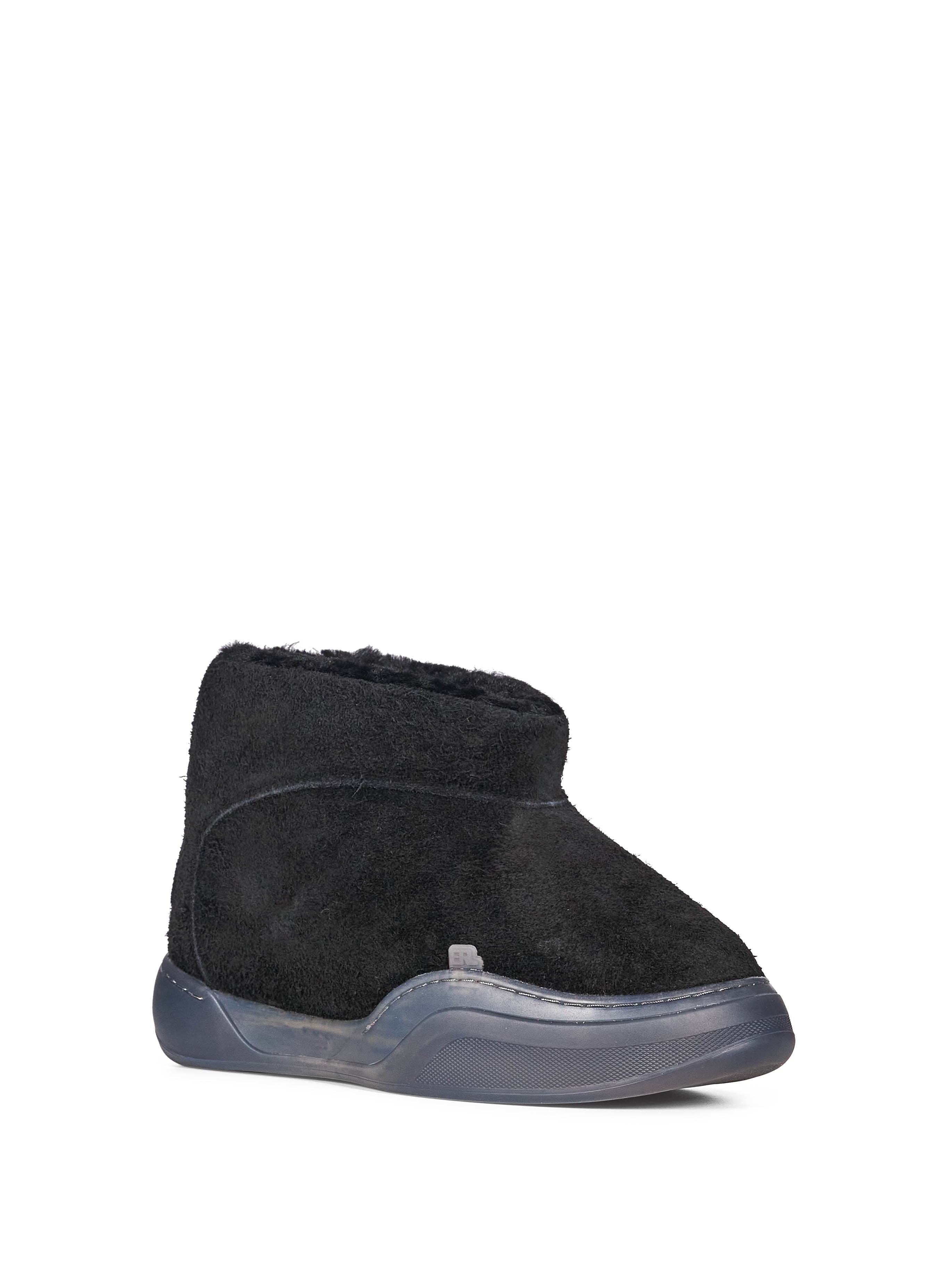 Stvaleti vamp in pelle in nero 
