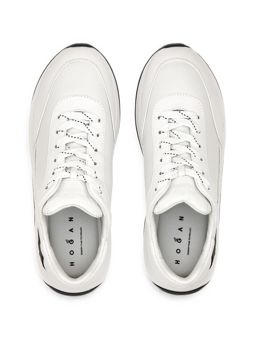 Sneakers con logo in bianco 