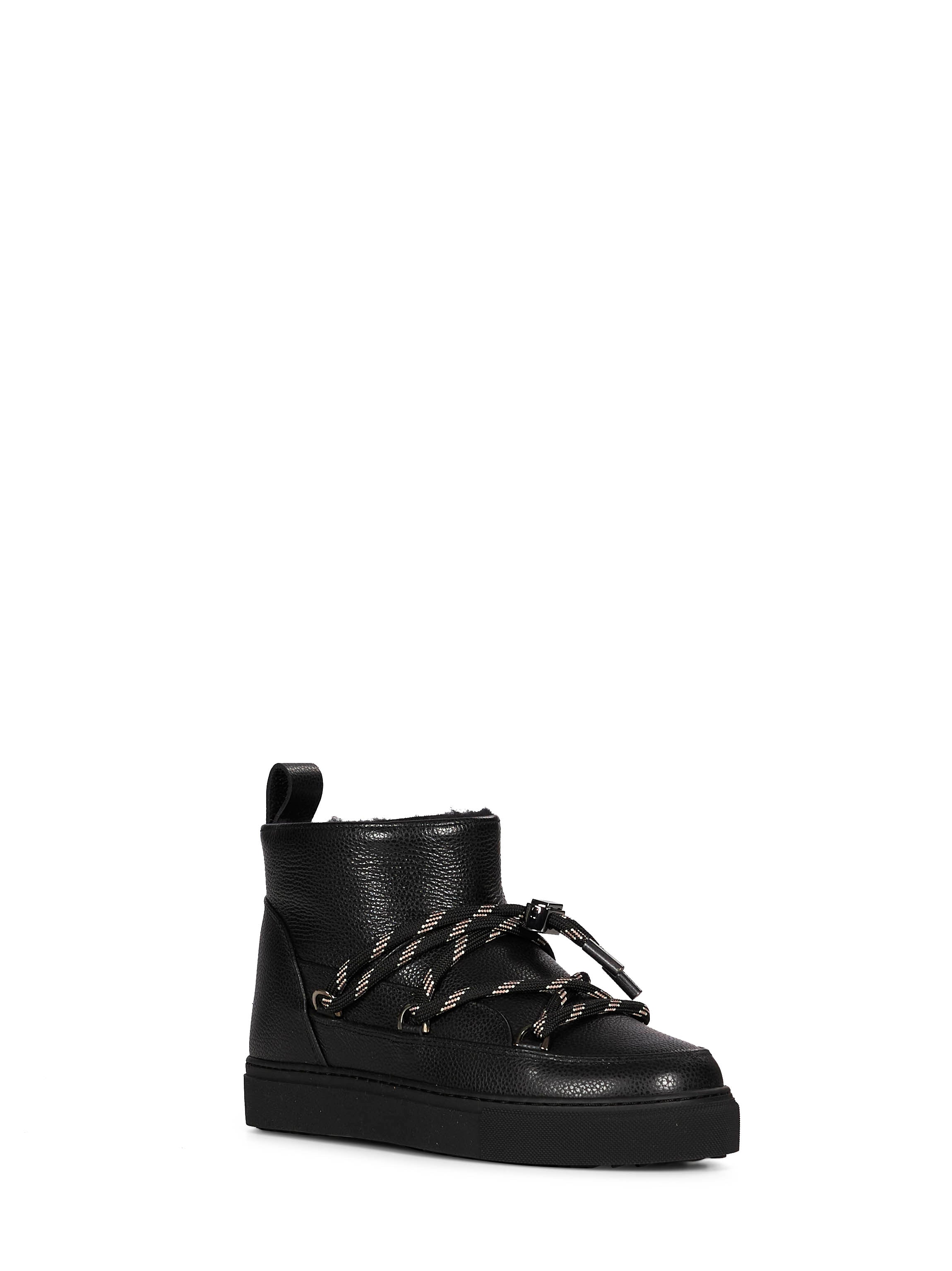 Stivaletti in pelle nero 