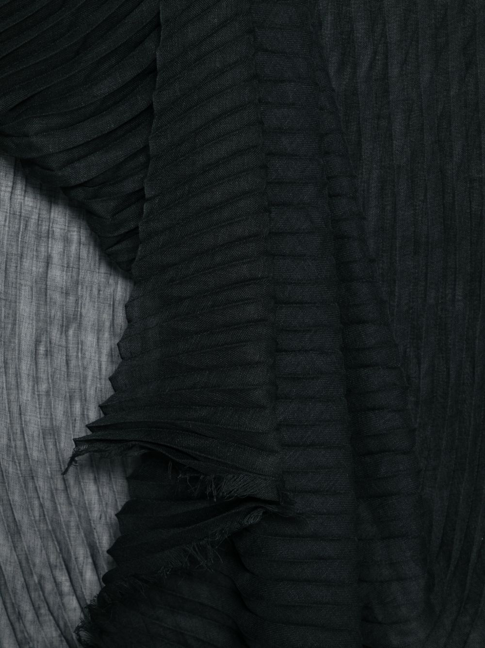 Sciarpa con design plisettato in nero 