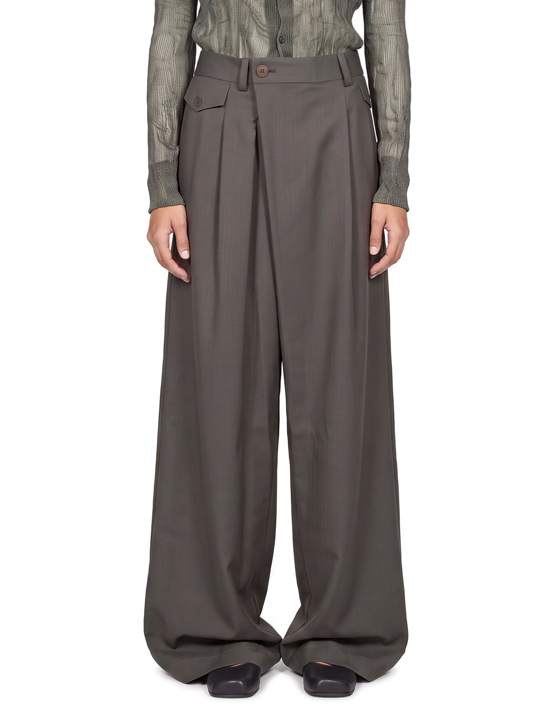 Pantaloni ampi in grigio 