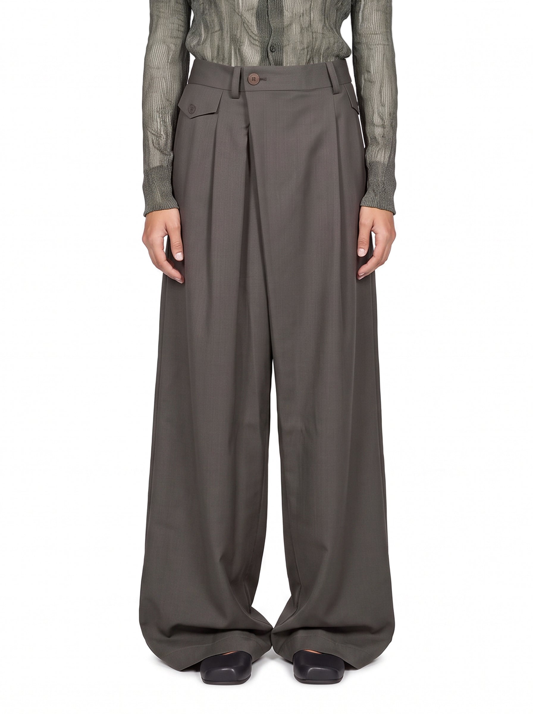 Pantaloni ampi in grigio 