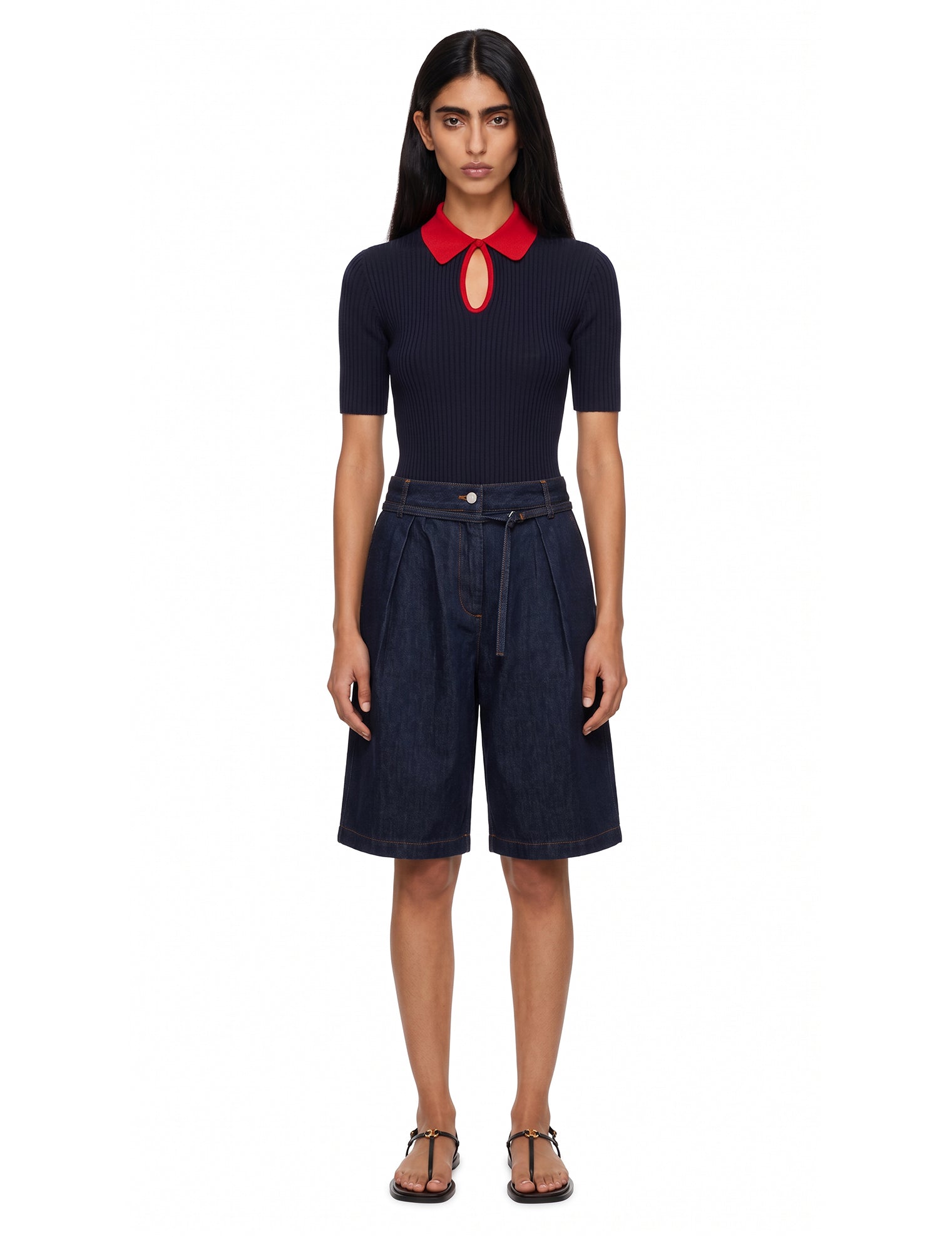 Polo con colletto a contrasto in blu e rosso 