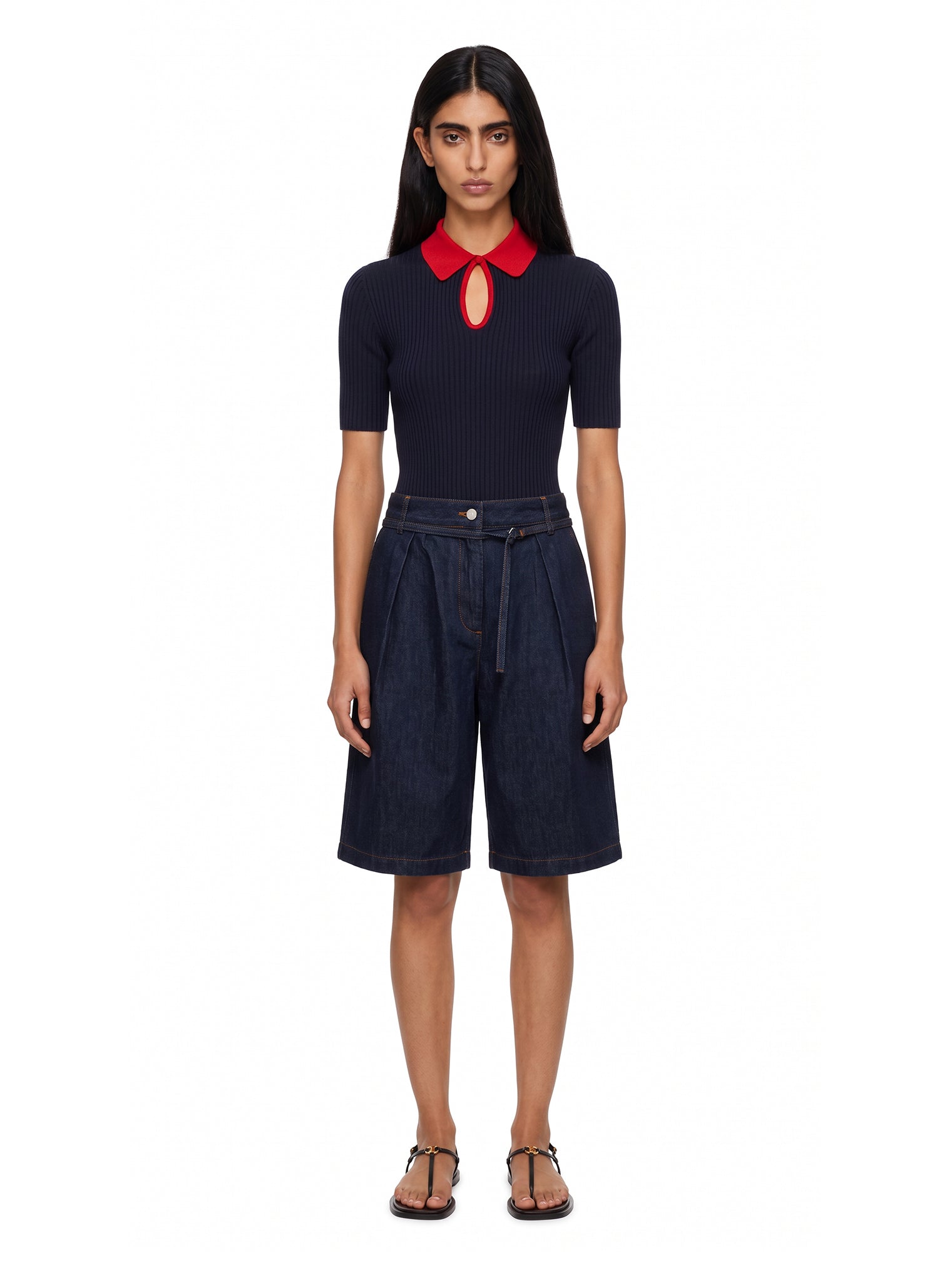 Polo con colletto a contrasto in blu e rosso 
