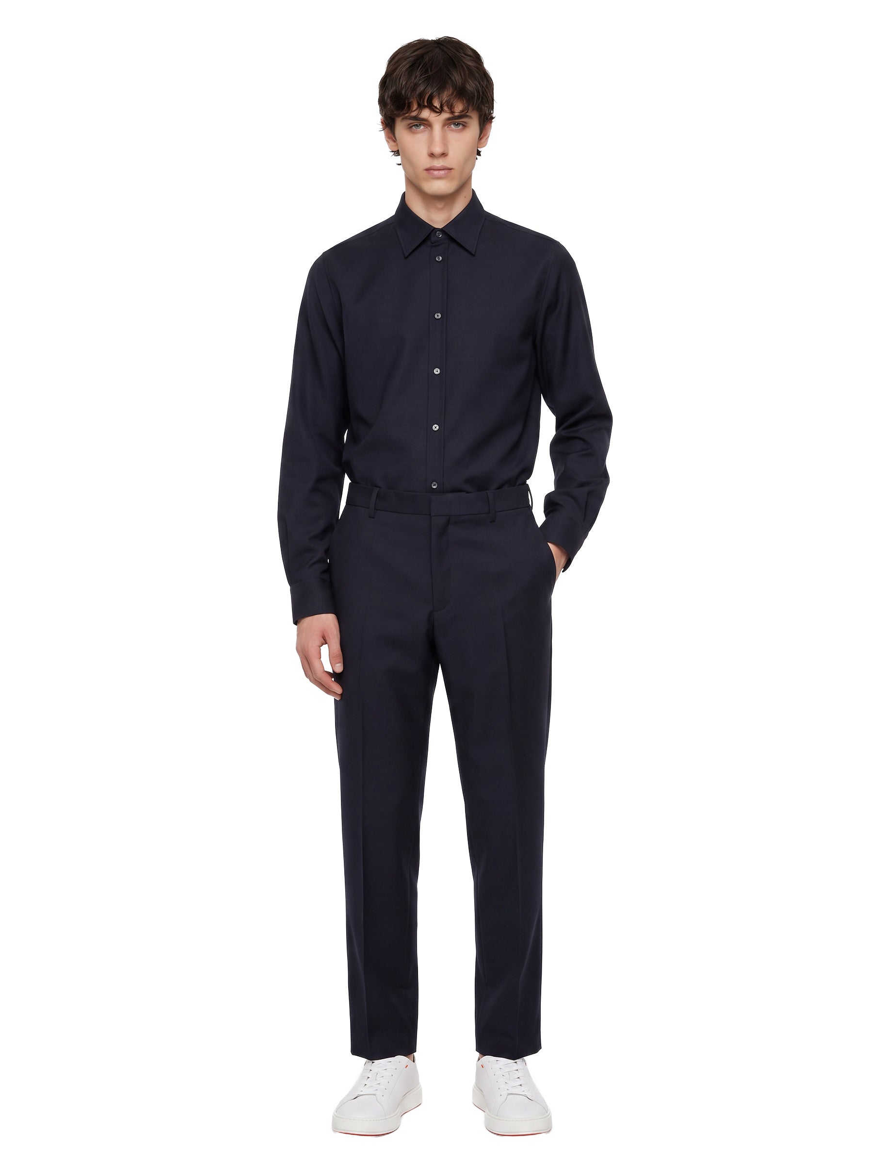 Camicia con colletto a punta in blu scuro 