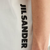 T-shirt girocollo con logo in bianco 