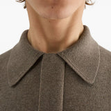 Maglione con colletto polo in marrone 
