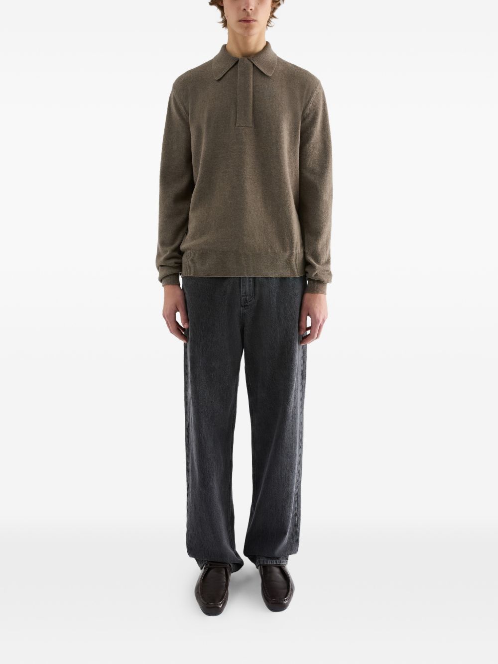 Maglione con colletto polo in marrone 
