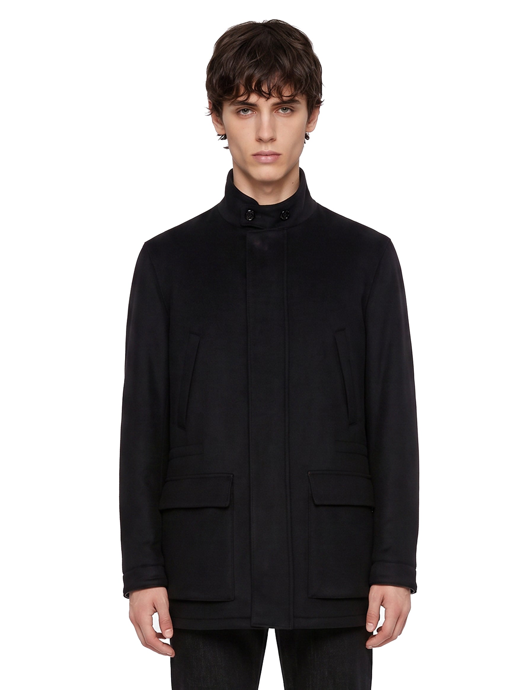 Giacca con tasche in nero 