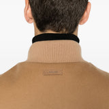 Giacca con tasche sul petto in beige 