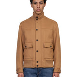 Giacca con tasche sul petto in beige 