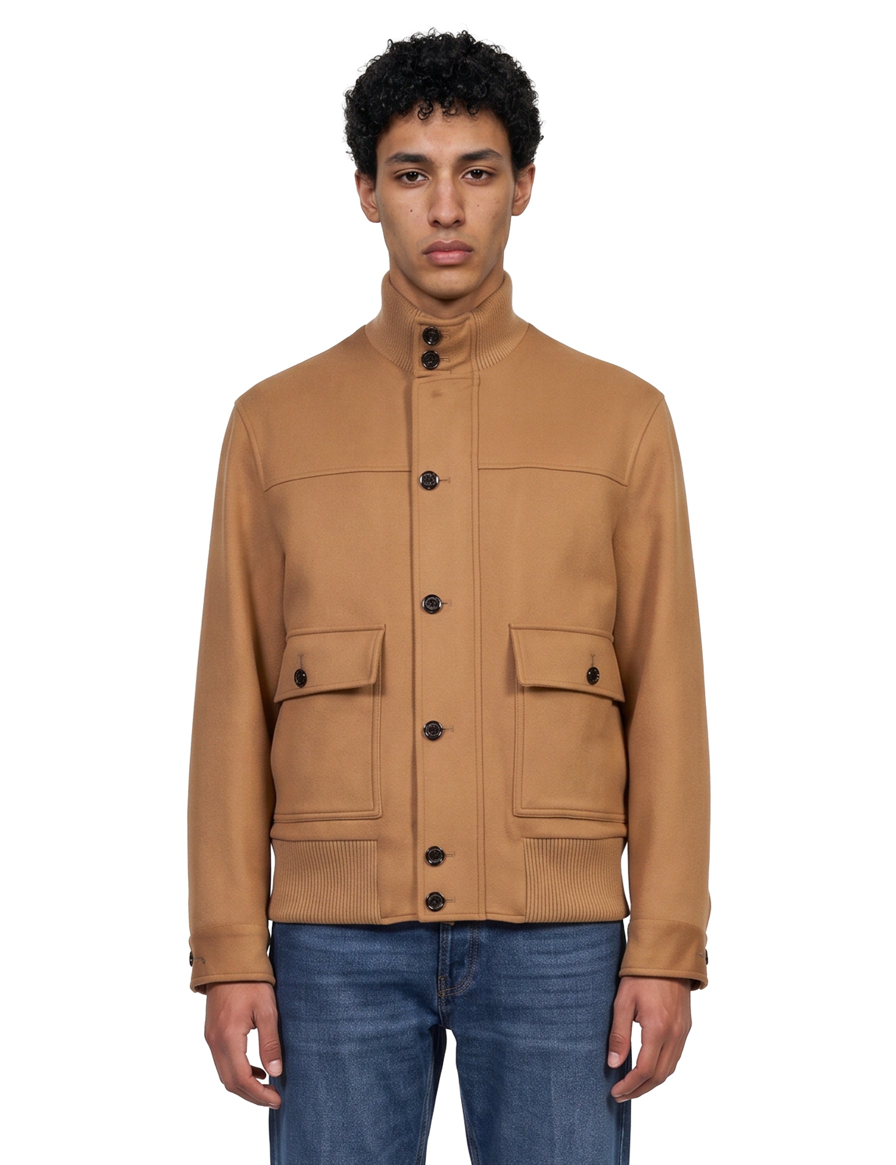 Giacca con tasche sul petto in beige 