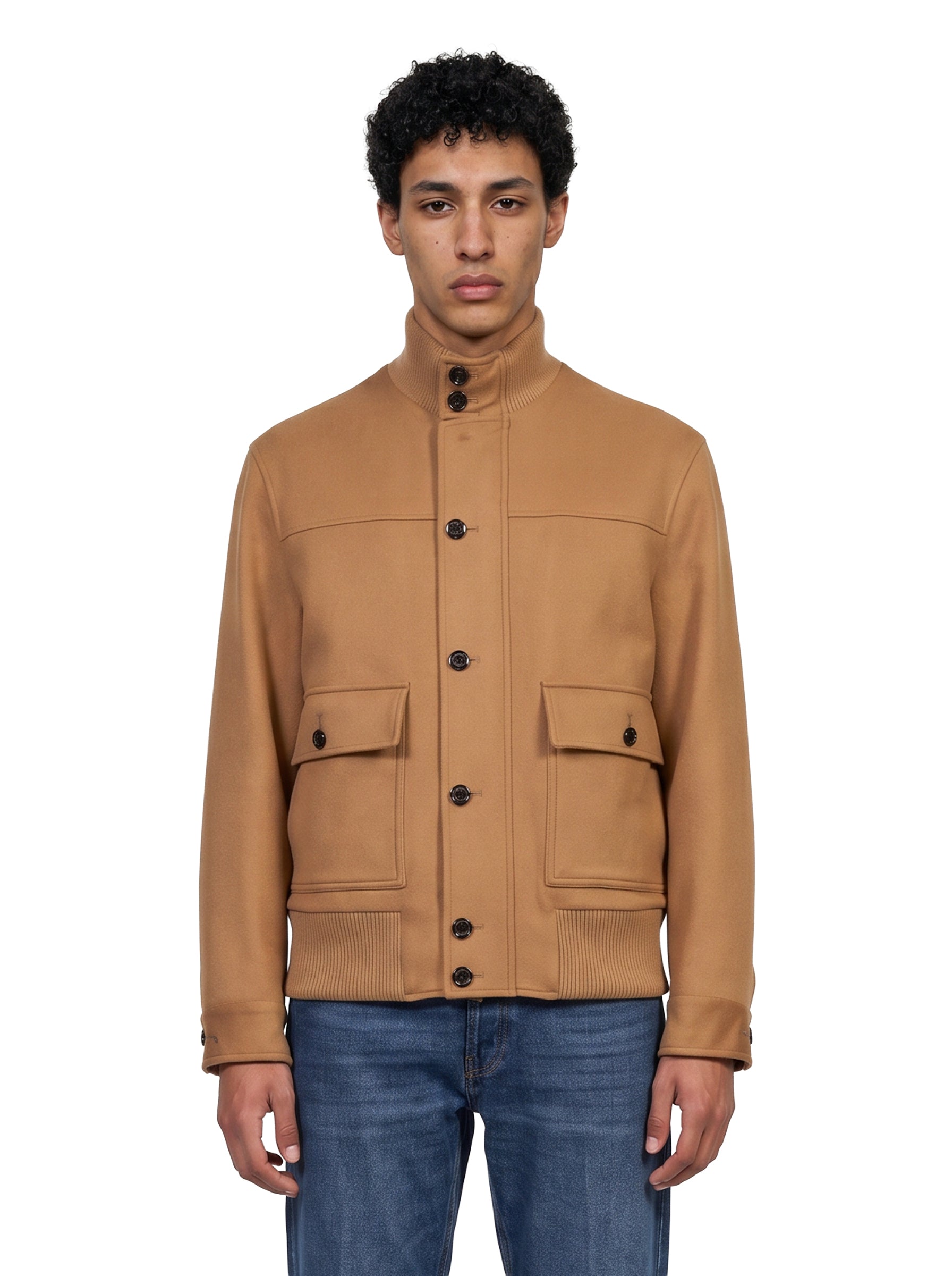 Giacca con tasche sul petto in beige 