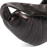Borsa a spalla Croissant in marrone 
