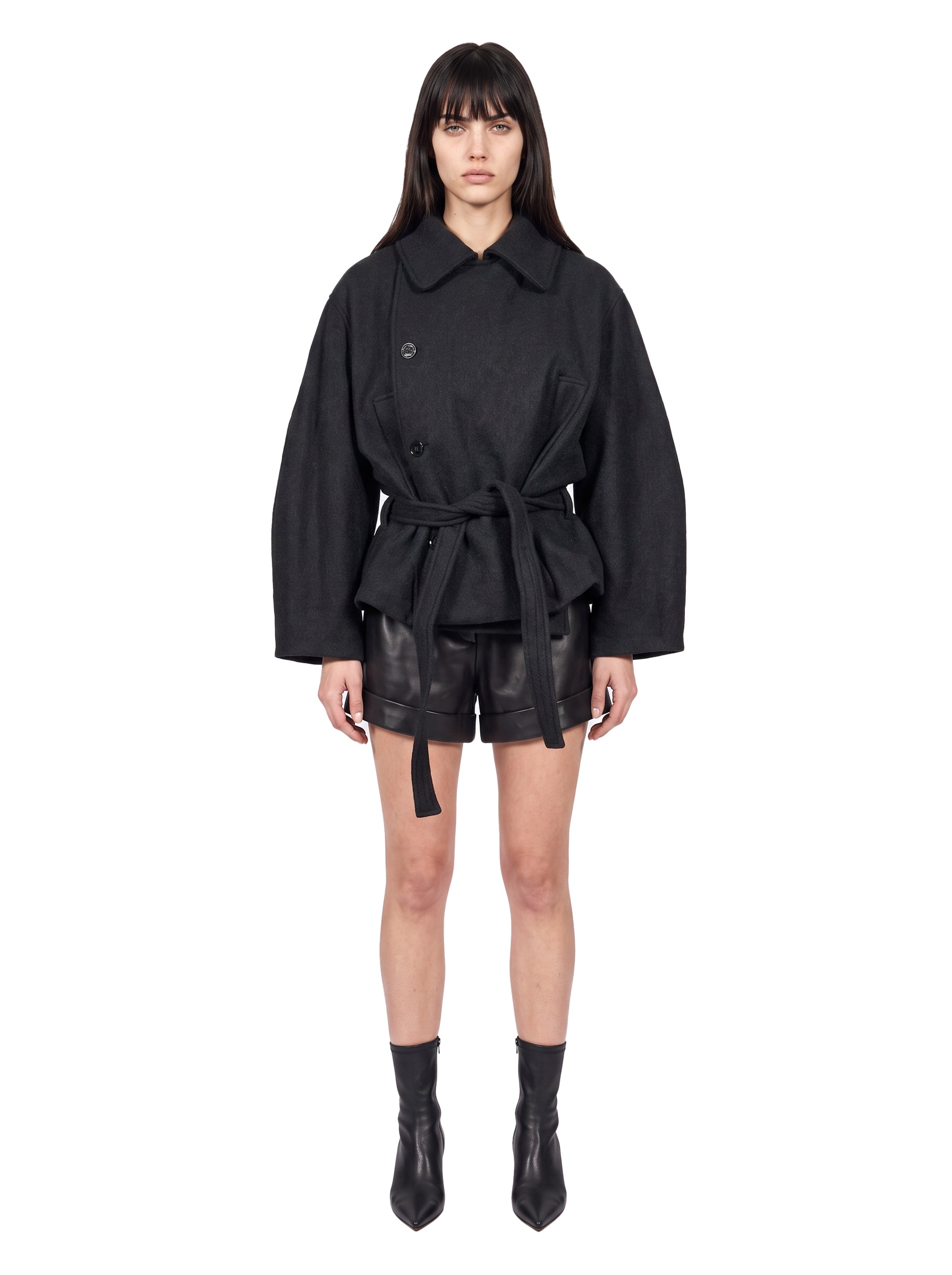 Cappotto corto avvolgente in nero 