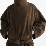 Cappotto corto a portafoglio in misto lana infeltrita e alpaca in marrone 
