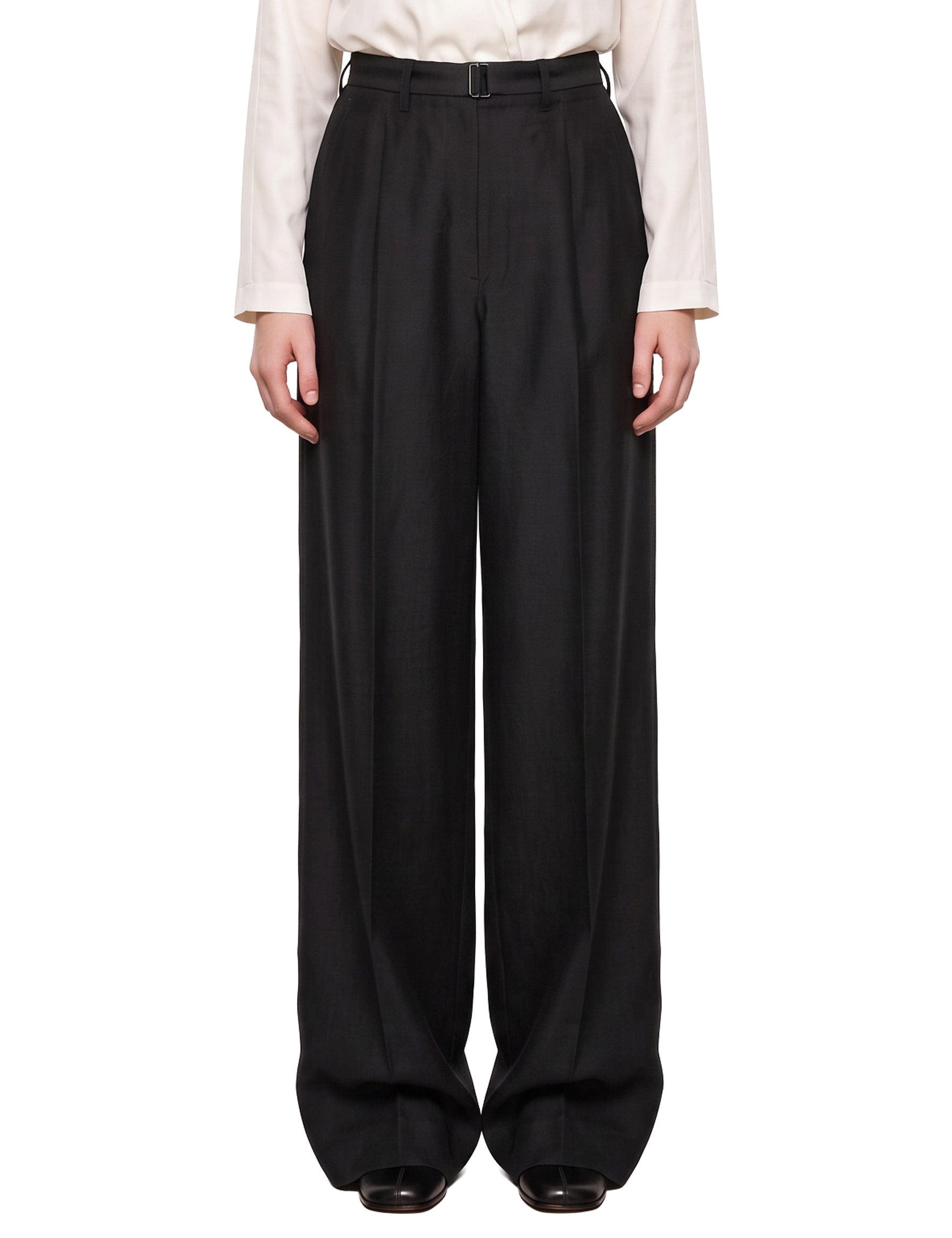 Pantaloni a pieghe in nero 
