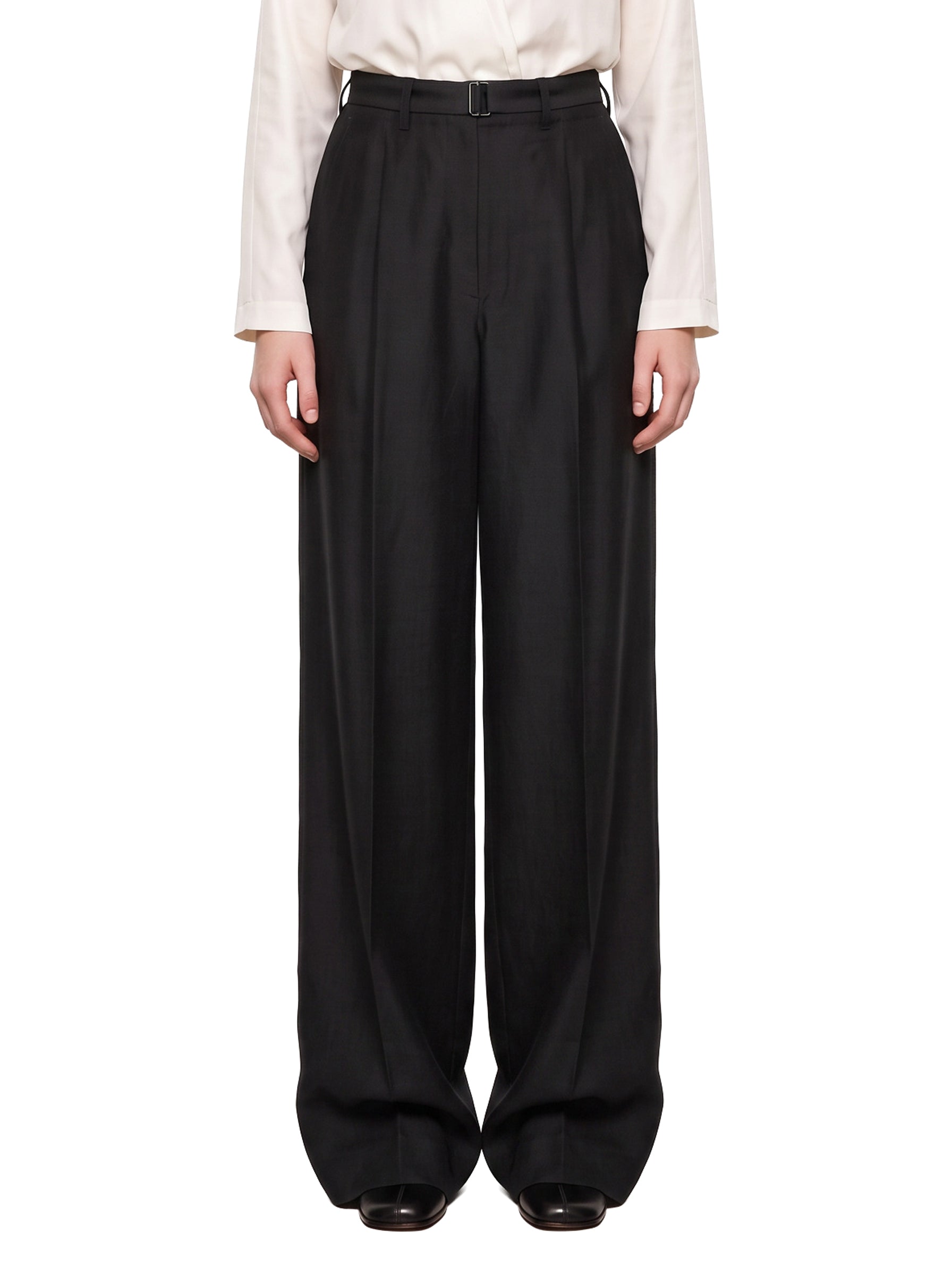 Pantaloni a pieghe in nero 