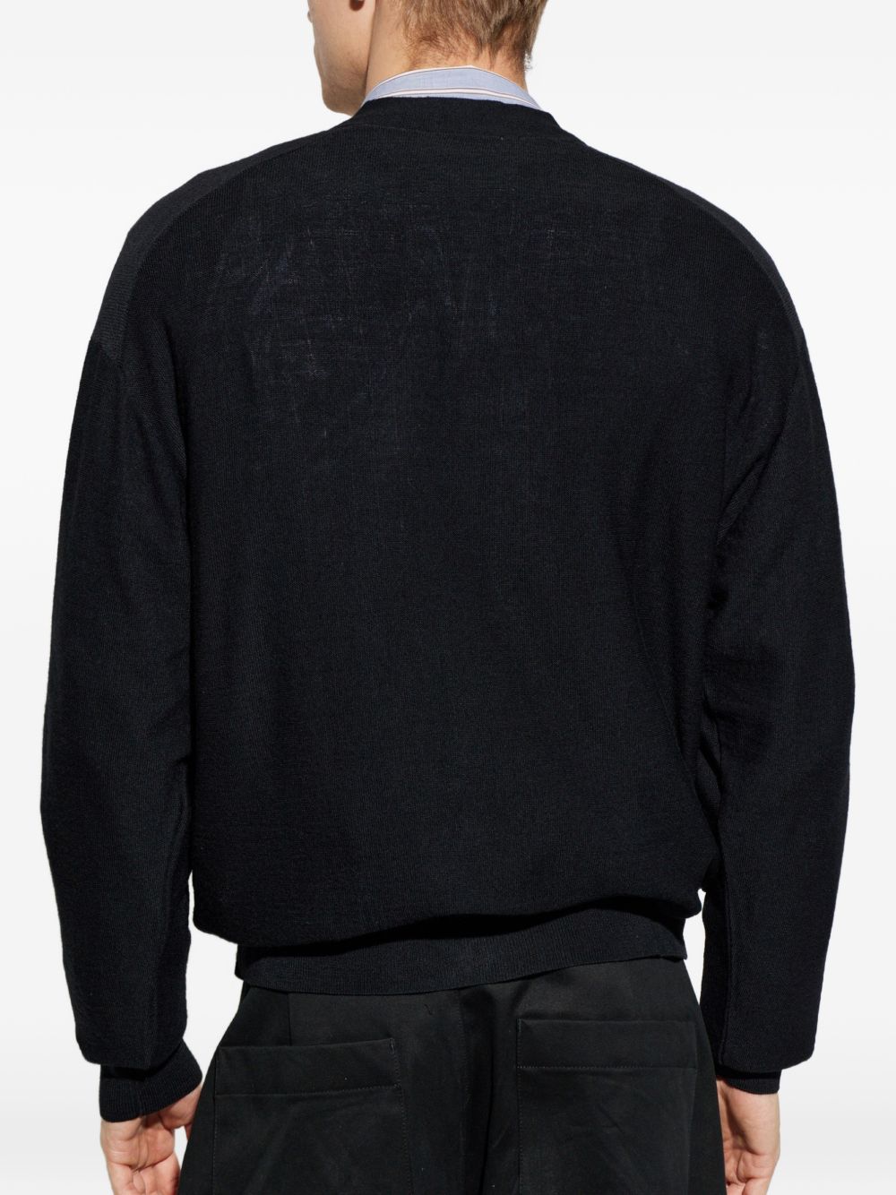 Cardigan con scollo a V e bottoni in nero 