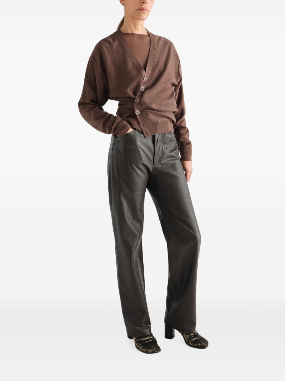 Cardigan con abbottonatura asimmetrica in beige 