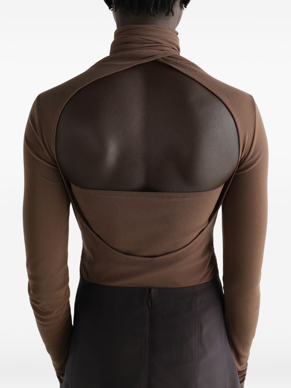 Top semi-trasparente con foulard in beige 