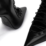 Stivaletti a punta con tacco alto Colette in nero 